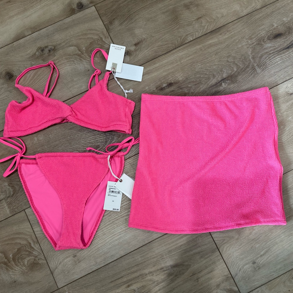 🆕 3pc GOOD AMERICAN ALWAYS FITS Sculpt Twist Top, Tiny Ties Bottom, & Skirt - Picture 1 of 12